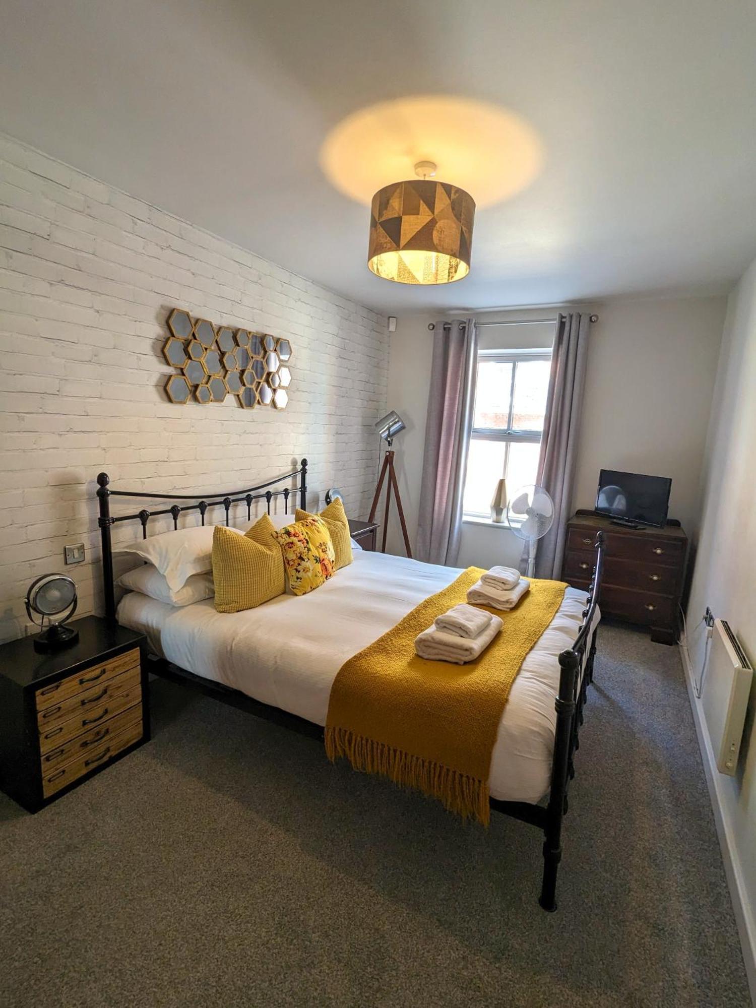 Russet Quarter, Parking Subject To Availability Apartment York Exterior foto